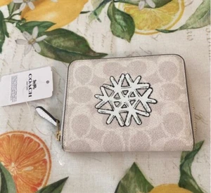 Coach Snowflake Small White Winter Christmas Wallet - Picture 1 of 4