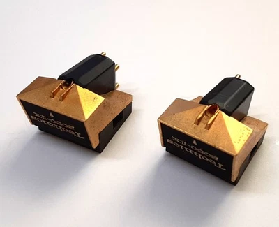 Pair of Technics EPC-300MC phono cartridges not working for parts junk - Image 1 of 2