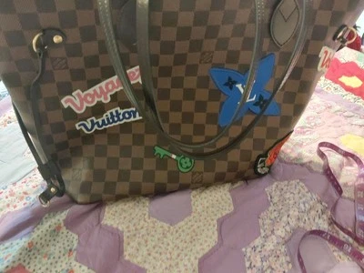 Parches Louis Vuitton casi nuevos Neverfull edición limitada Damier MM Foto 1 de 4