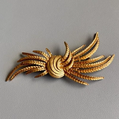 Винтажная золотистая текстурированная закрученная брошь на булавке с листьями Oscar de la Renta БОЛЬШАЯ - Изображение 1 из 4