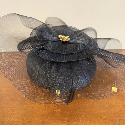 Sombrero Fascinador Formal Vintage Negro Dorado Derby/Iglesia Evento Especial Foto 1 de 4