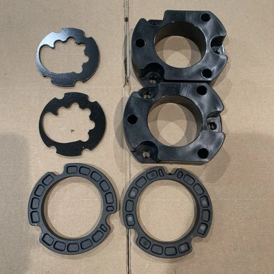 Rough Country 2.5" Lift Kit for 2011-2018 Jeep Grand Cherokee  - 60300 READ DES - Image 1 of 3