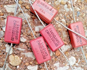 5x NOS 22pF 500V Sangamo CM15C220J03 Moulded Silver Mica Capacitors - Picture 1 of 4