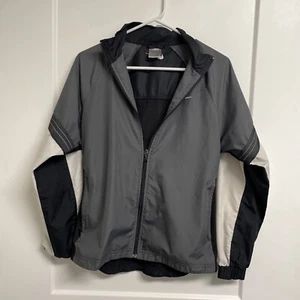 Nike Fit Windbreaker Rain Jacket GRAY Women’s SMALL 4-6 RN 56323 Zip Pockets - Picture 1 of 7
