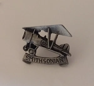 Smithsonian Flugzeug grau Souvenir Anstecknadel - Bild 1 von 5