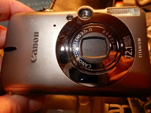 Canon IXUS 960 IS / PowerShot SD950 IS DIGITAL ELPH 12.1MP Digitalkamera - Titan - Bild 1 von 7