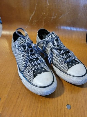 Converse All Star bajas rayas blancas y negras bandera negra para hombre talla 5... Foto 1 de 4
