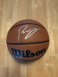 Kristaps Porzingis Firmado Autografiado NBA Baloncesto Hawks Celtics Beckett Certificado de Autenticidad - Imagen 1 de 3