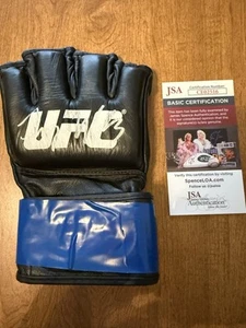 Tyron Woodley Autographed Fight Used UFC Glove JSA COA - Picture 1 of 3