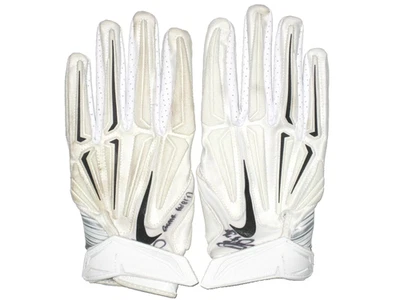DARREL YOUNG WASHINGTON REDSKINS GAME WORN SIGNED WHITE NIKE GLOVES COMMANDERS - Image 1 of 4