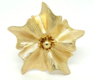 Vintage CORO Gold Plated Ridges Flower Shaped  Pin Brooch - Picture 1 of 3