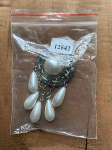 Vintage Jewelry Large Silver-tone Brooch Faux Opal Pearl dangle Teardrop Pearls - Picture 1 of 11