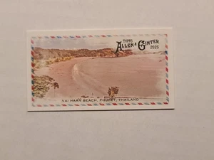 2025 Topps Allen & Ginter Mini Beachin' It #BI-8 Nai Harn Beach, Phuket Thailandia - Foto 1 di 2