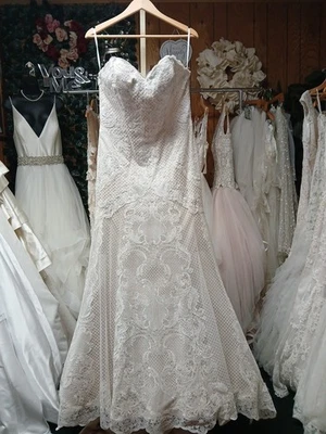 Vestido de Noiva Watters Brides Renda Fit and Flare Tamanho 12 - Imagem 1 de 4