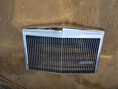 Lincoln Town Car Grille 1985-1989 (estilo 88-89) Foto 1 de 4