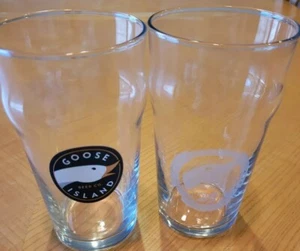 2er Set Goose Island Beer Co. 16 Unzen Pint Style Glas mit 25th Anniversary Glas - Bild 1 von 4