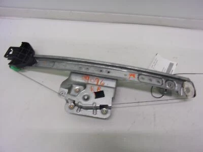 Regulador de ventana de puerta trasera derecha usado se adapta a: plataforma trasera Chrysler Pacifica 2005 Foto 1 de 3