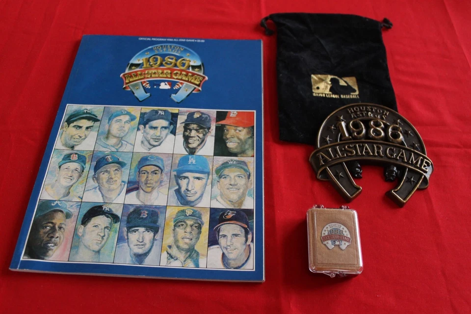 VINTAGE HOUSTON 1986 ALL STAR GAME HORSESHOE PAPERWEIGHT with BAG, PROGRAM & PIN - Image 1 of 4