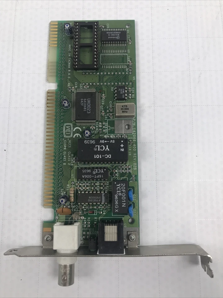 Tarjeta ISA Maxtech NXP-16BT 16 bits con puerto BNC parte # 142066-400 Rev: 02B Foto 1 de 4