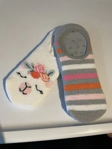 Women sherpa fleece sock slipper gripped No-show llama stripes Sz Medium 2 Pairs - Picture 1 of 3