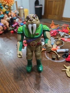 Figura de acción Tuska Warrior 1985 de colección Thundercats Morsa brazo móvil palanca - Imagen 1 de 4