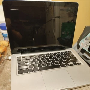 Apple 2012 13" MacBook Pro 2,5 GHz i5 MD101LL/A | Problème d'alimentation | Pour pièces - Photo 1/4