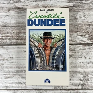 Crocodile Dundee (VHS) Paul Hogan - Picture 1 of 8