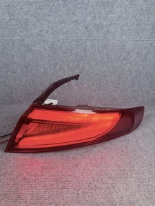 Alfa Romeo Giulia 2017-2023 OEM mano derecha derecha lámpara trasera exterior 20690208 probado - Imagen 1 de 13