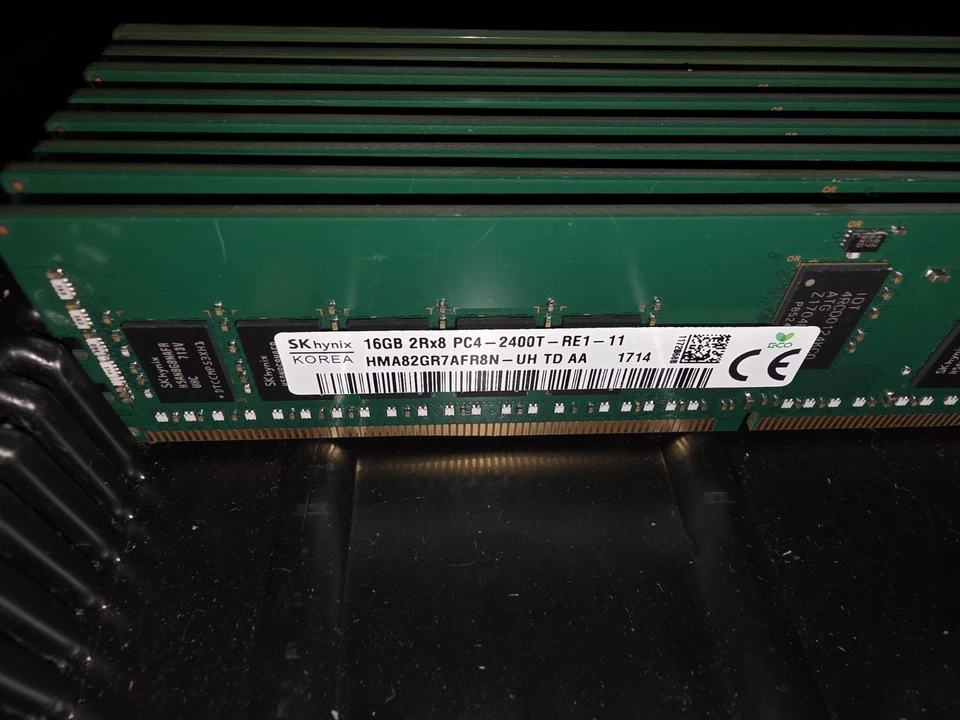 HYNIX 16GB HMA82GR7AFR8N-UH DDR4-2400 ECC Server RDIMM 2Rx8 PC4-19200T-R CL17 - Image 1 of 1