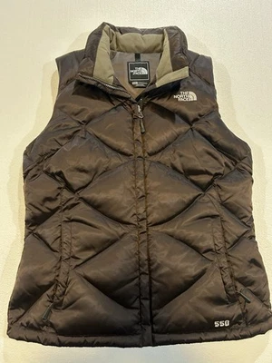 Chaleco acolchado The North Face marrón oscuro para mujer talla mediana 550 cremallera completa Foto 1 de 4