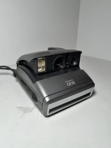 Cámara flash de película instantánea Polaroid One 600 gris de colección enfoque automático de 100 mm - Imagen 1 de 6