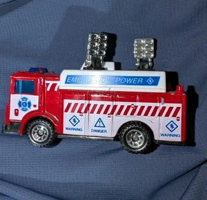 1991 Matchbox Mack Emergency Auxiliary Power Truck Red/White/Blue #77 1:84 - Picture 1 of 10