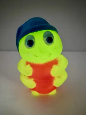 Glo Worm Friends Snugbug 1984 Hasbro Finger Puppet Glow-In-The-Dark Vintage - Image 1 of 4