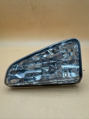 Luz trasera lateral izquierda para pasajero Nissan Murano 2006-2007 usada Foto 1 de 4