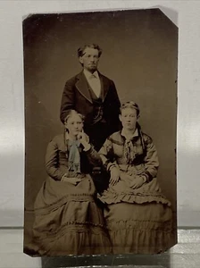 VTG. Family Portrait Tintype Photo Daguerreotype Style Tin Type - Picture 1 of 8