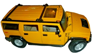 1:18 MAISTO HUMMER H2 SUV Yellow diecast loose - Picture 1 of 9