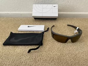 Women Nike Black Diverge Sunglasses Sport EV0327 Polarized Brown Lens w/Tags Box - Picture 1 of 11