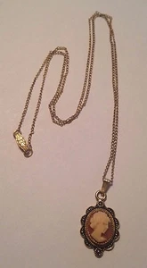 Vintage 1/20 12KT GF Delicate Small CAMEO PENDANT with Fine 18" Chain - Bild 1 von 9