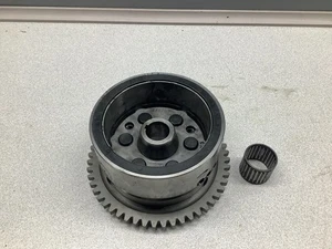 2002 02 YAMAHA RAPTOR 660 OEM FLYWHEEL / ONE WAY STARTER CLUTCH BEARING GEAR - Foto 1 di 2
