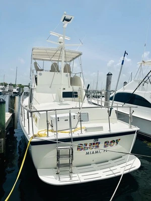 1976 Hatteras Long Range Cruiser - Image 1 of 4