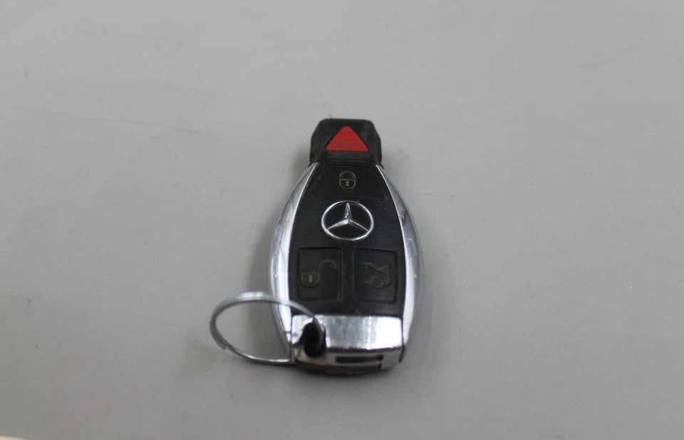 C250      2018 Key Fob/Remote 41116 - Image 1 of 1
