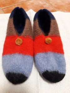 Selbstgestrickte Filzschuhe - Hausschuhe - Handarbeit - Gr. 44/45 - Neu - Bild 1 von 4