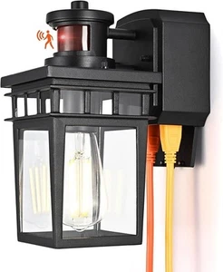 Apoto Bewegungsmelder Veranda Leuchte mit Steckdose, Außenwandleuchten 0053-WD-GFSE - Bild 1 von 5