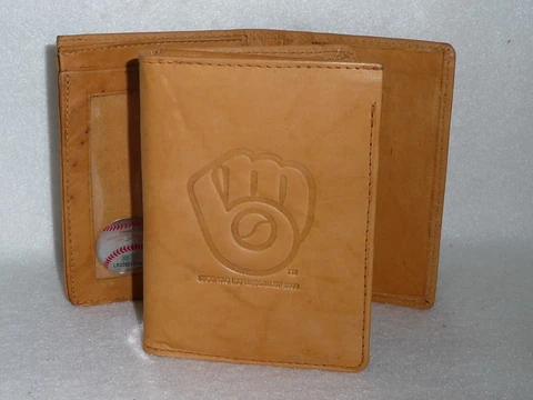 MILWAUKEE BREWERS    Leather BiFold Wallet    NEW   tan  3w Cover