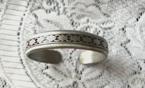 Vintage 7.5" Pewter & Red Enamel 1/2" wide Cuff Bracelet - Picture 1 of 2