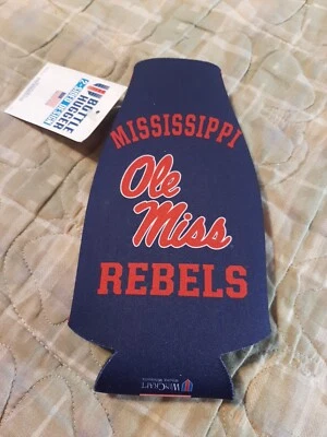 OLEMISS MISSISSIPPI REBELS 12 oz KOOZIE AISLADO ENFRIADOR PORTABOTELLAS PLIEGUES PLANO Foto 1 de 2