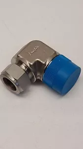 Swagelok SS-1210-2-16 Stainless Tube Fitting 90° Elbow 3/4in F Tube 1" NPT Male - Picture 1 of 3