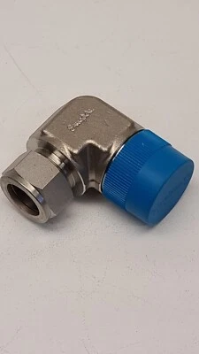 Swagelok SS-1210-2-16 Stainless Tube Fitting 90° Elbow 3/4in F Tube 1" NPT Male - Image 1 of 3