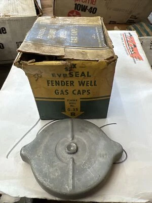 Tapa de gasolina Ford, Mercury '41-'48, Lincoln Zephyr '38-'41, Hudson'50-'53 NOS Stant  Foto 1 de 3