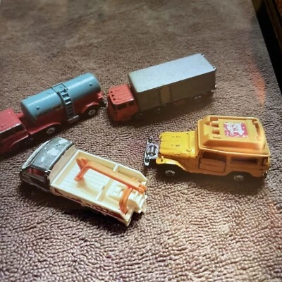 Lote de 4 camiones/coches diecast Tomica hechos en Japón Foto 1 de 4